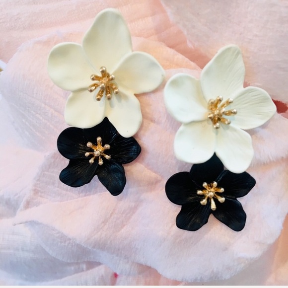 Orchid flower drop earrings floral - Picture 4 of 8